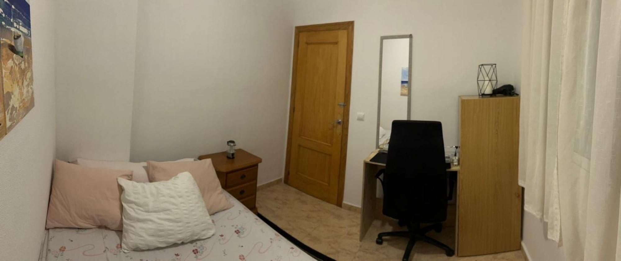 Apartamento Compartido - Solo El Dormitorio Es Privado Торевьиа Экстерьер фото