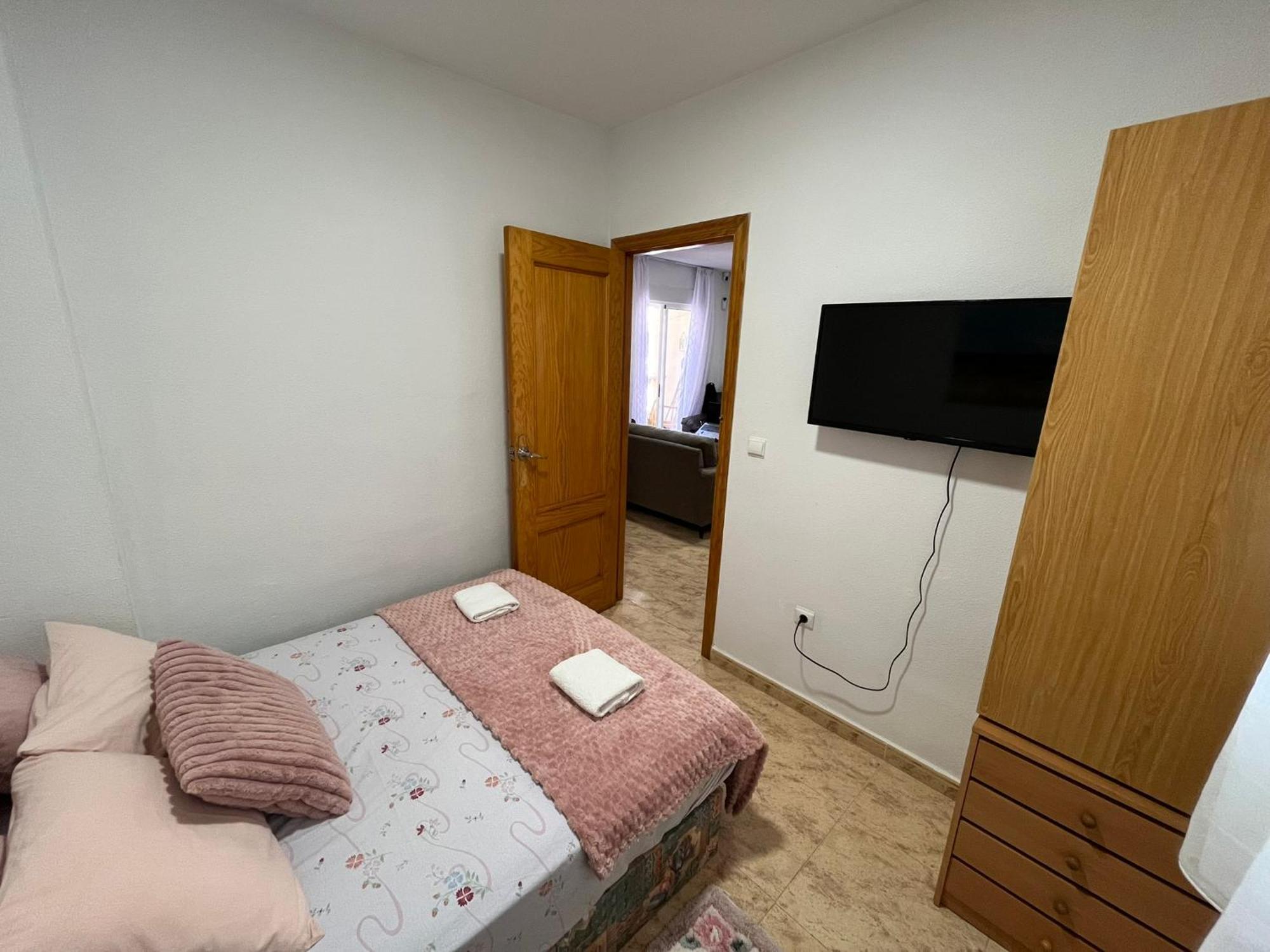 Apartamento Compartido - Solo El Dormitorio Es Privado Торевьиа Экстерьер фото